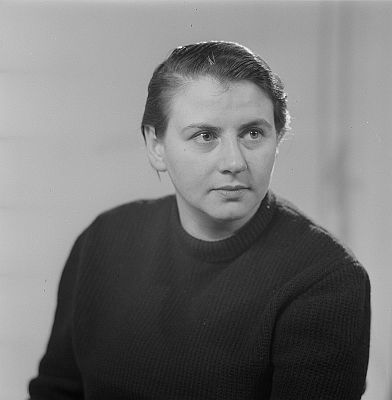 Angelika Hurwicz 1954; Quelle: Deutsche Fotothek, (file: df_pkm_0001148_184);  SLUB Dresden/Deutsche Fotothek/Abraham Pisarek; Urheber: Abraham Pisarek (19011983); Datierung: 01.1954; Quelle: www.deutschefotothek.de