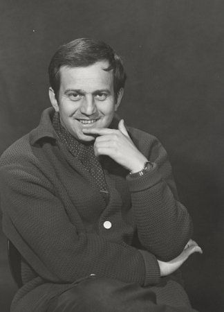 Otto Schenk um 1960; Foto mit freundlicher Genehmigung der sterreichischen Nationalbibliothek (NB); Urheber/Autor: Photo Simonis; Datierung: um 1960; Copyright Photo Simonis / NB Wien; Bildarchiv Austria (Inventarnummer SIM 193)