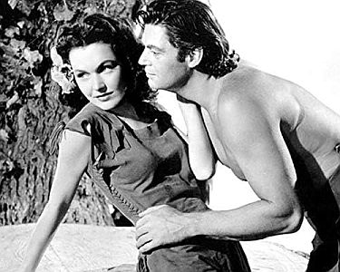 "Tarzan"-Collection mit Johnny Weissmller als "Tarzan": Szenenfotos mit Johnny Weissmller und MaureenOSullivan als Jane; mit freundlicher Genehmigung von "Pidax Film", welche die Sammlung am 8. November 2019 auf DVD herausbrachte