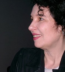 Ulla Bercwicz-Unseld am 7. November 2004 im "Münchener Literaturhaus" (Lesung "Amos Oz"); Urheber: Wikimedia-User Shannon; Lizenz: CC BY-SA 3.0; Quelle: Wikimedia Commons