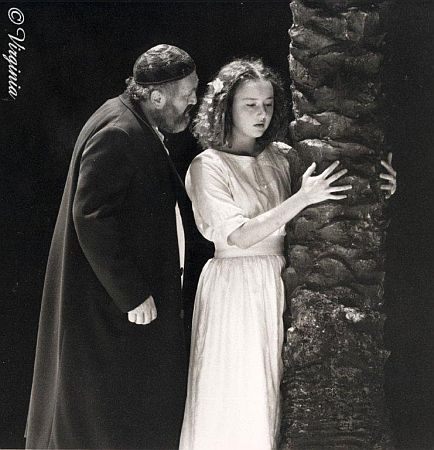 Susanne Lothar als Recha in Lessings "Nathan der Weise"; Regie: Benjamin Korn; Premiere: 26. September 1981im Hamburger "Thalia Theater" (Foto 2); Copyright Virginia Shue