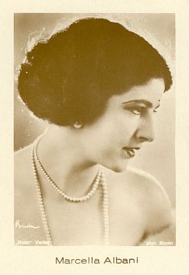 Marcella Albani, fotografiert von Alexander Binder (1888–1929); Quelle: virtual-history.com; Lizenz: gemeinfrei