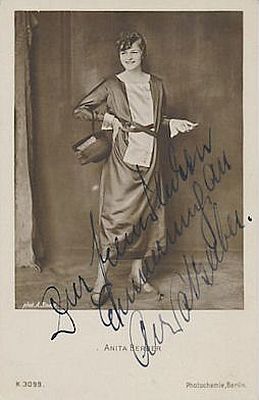 Anita Berber, fotografiert von Alexander Binder (18881929); Quelle: cyranos.ch; Lizenz: gemeinfrei