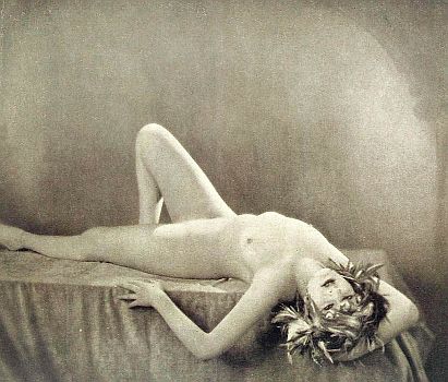 Anita Berber, um 1921 fotografiert von Alexander Binder (18881929); Quelle: Wikimedia Commons; Lizenz: gemeinfrei