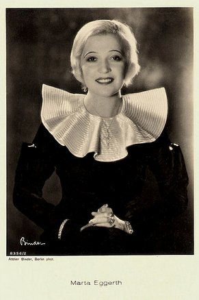 Marta Eggerth vor 1929; Urheber bzw. Nutzungsrechtinhaber: Alexander Binder (1888 – 1929); Quelle: www.flickr.com; Ross-Karte Nr. 8356/2