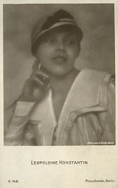 Leopoldine Konstantin, fotografiert von Alexander Binder (1888 – 1929); Quelle: www.cyranos.ch