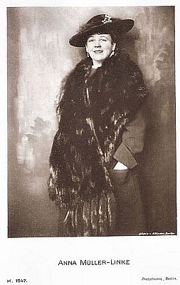 Anna Müller-Lincke vor 1929; Urheber: Alexander Binder (1888–1929); Quelle: filmstarpostcards.blogspot.com; Photochemie-Karte Nr. 1547; Lizenz: gemeinfrei