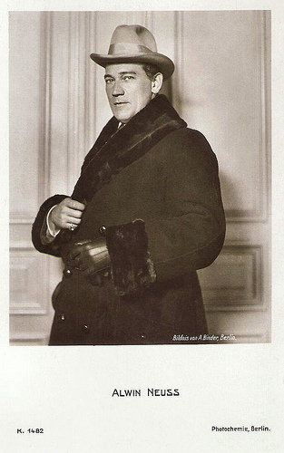 Alwin Neuß vor 1929; Urheber bzw. Nutzungsrechtinhaber: Alexander Binder (1888 – 1929); Quelle: filmstarpostcards.blogspot.de; Photochemie-Karte 1482