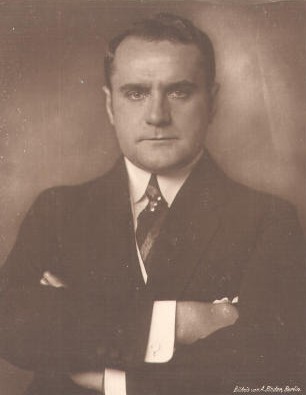 Leo Peukert vor 1929; Urheber: Alexander Binder (1888 – 1929); Quelle: Wikipedia; Photochemie-Karte 1337; Lizenz: gemeinfrei