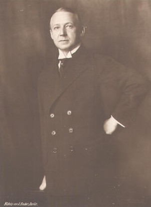 Hans Wassmann vor 1929; Urheber: Alexander Binder (18881929); Quelle: Wikipedia; Photochemie-Karte Nr. 1358