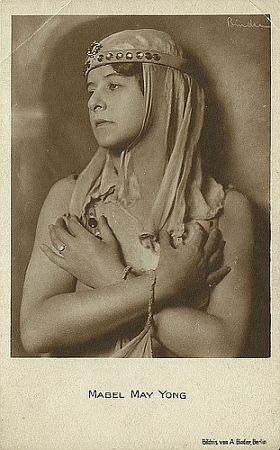 Mabel May-Yong vor 1929; Urheber: Alexander Binder (1888–1929); Quelle: filmstarpostcards.blogspot.com; Collection: Didier Hanson: Lizenz: gemeinfrei