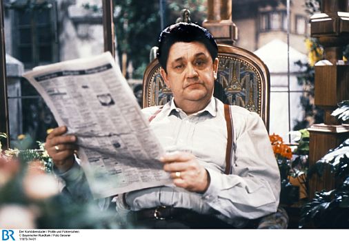 Max Grießer als Bürgermeister Georg Lechner in dem "Komödienstadel"-Stück "Politik und Führerschein" (1985); Foto (Bildname: 11973-74-01) zur Verfügung gestellt vom Bayerischen Rundfunk (BR); Copyright BR/Foto Sessner