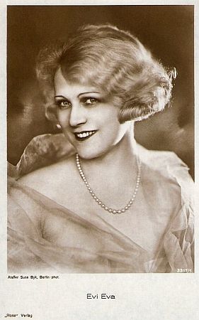 Evi Eva ca. 1928/29, fotografiert von Suse Byk (18841943); Quelle: filmstarpostcards.blogspot.com; Ross-Karte Nr. 3317/1; Lizenz: gemeinfrei
