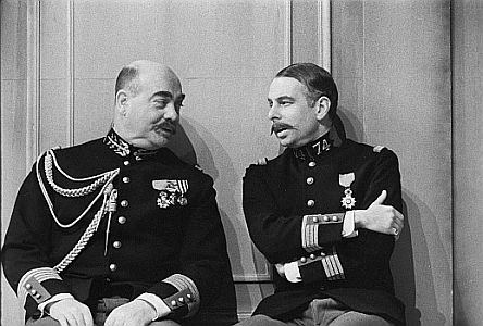 Franz Kutschera (l.) als Oberst Henry und Alexander Hegarth als Major Walsin-Esterhazy in "Die Affäre Dreyfus"; Quelle: Deutsche Fotothek, 
