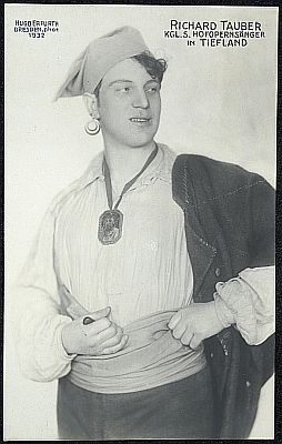 Richard Tauber, fotografiert von Hugo Erfurth (1874�1948), an der "K�niglichen Hofoper" in Dresden als Hirt Pedro in "Tiefland" von Eugen d'Albert; Quelle: www.deutschefotothek.de (Weltpostkarte 1918); file: df_pos-1987-a_0000011; Eigent�mer/Copyright SLUB Dresden/Deutsche Fotothek/Hugo Erfurth; Genehmigung zur Ver�ffentlichung: 30.03.2017