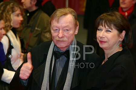 Otto Sander und Monika Hansen während der Preisverleihung, Berlinale 2006 (18.02.2006); Copyright BP PHOTO