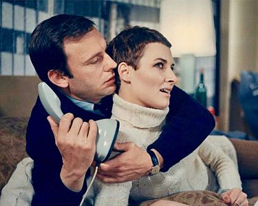 "Hetzjagd": Szenenfoto mit Jean-Louis Trintignant als Raphal und Valrie Lagrange als Sandra; mit freundlicher Genehmigung von Pidax-Film, welche den Politthriller Ende Juni 2020 auf DVD herausbrachte