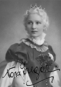 Nora Gregor, fotografiert von Franz Xaver Setzer (1886–1939); Quelle: www.cyranos.ch; Lizenz: gemeinfrei
