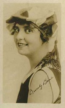 Beverly Bayne fotografiert von Fred Hartsook (1876 – 1930); Quelle: Wikimedia Commons; Foto 2