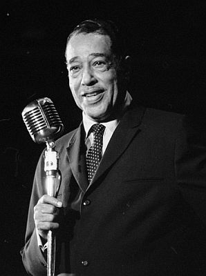 Duke Ellington am 3. M�rz 1964 w�hrend eines Konzerts in der Genfer "Victoria Hall"; Urheber: Hans Gerber/"Comet Photo"1) ("Comet Photo AG", Z�rich); Dieses Bild stammt aus der Sammlung (Bildarchiv)  der ETH-Bibliothek und wurde auf Wikimedia Commons im Rahmen einer Kooperation mit Wikimedia CH ver�ffentlicht; Quelle: www.e-pics.ethz.ch; (Com_L13-0030-0004-0002.tif); Lizenz: CC BY-SA 4.0