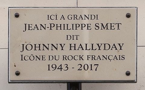 Gedenkplakette f�r Johnny�Hallyday; Urheber des Fotos:��Wikimedia-User Polymagou; Lizenz: CC BY-SA 4.0; Quelle: Wikimedia Commons
