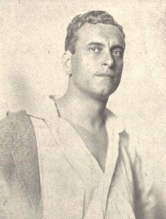 Franz Höbling 1918 in der Wiener Zeitschrift "Sport und Salon" (11. August 1918, S. 11); Quelle: Wikimedia Commons; Urheber: Franz Löwy (1883 – 1938); digitalisiert von der Österreichischen Nationalbibliothek