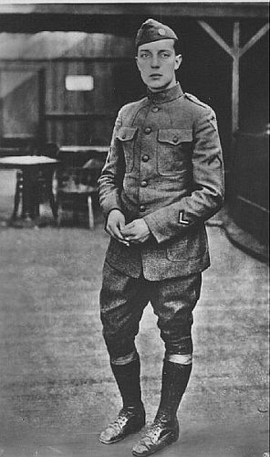 Buster Keaton 1918 als Soldat im 1. Weltkrieg; Quelle: Wikimedia Commons von www.militarymuseum.org