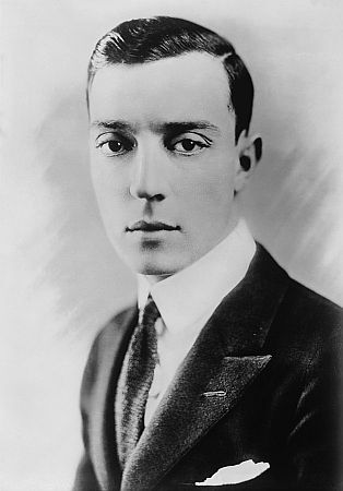 Der junge Buster Keaton; dieses Werk stammt aus der "George Grantham Bain"-Sammlung der "Library of Congress" (ID ggbain.32451). Laut der Bibliothek gibt es keine bekannten Copyright-Einschrnkungen in der Verwendung dieses Werkes; Quelle: Wikimedia Commons