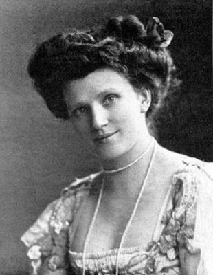 Gertrud de Lalsky 1908; Urheber: unbekannt; Quelle: Wikimedia Commons
