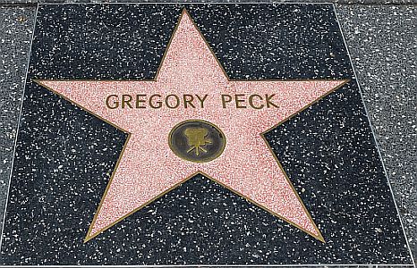 "Stern" fr Gregory Peck auf dem "Hollywood Walk of Fame"; Quelle: Wikimedia Commons; Urheber: Dietmar Rabich; Lizenz: CC BY-SA 4.0 Deed