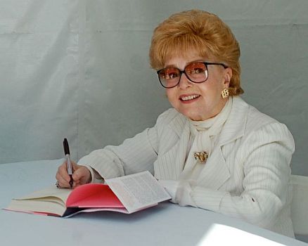 Debbie Reynolds am 20 April 2013 in Los Angeles beim "Festival of Books"; Urheber: Angela George; Lizenz: CC BY-SA 3.0; Quelle: Wikimedia Commons