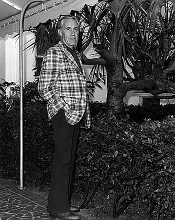 Jason Robards ca. 1975 in "Lago Mar", Fort Lauderdale (Florida); Quelle: Florida Memory – The State Archives of Florida (Florida Photographic Collection, Bild-Nr.: PR21627); bzw. www.flickr.com / Wikimedia Commons; Urheber: Roy Erickson / State Library and Archives of Florida; Angaben zur Lizenz: www.floridamemory.com/disclaimer bzw. www.flickr.com/commons/usage