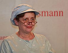 Katharina Thalbach 2012; Urheber: A. Savin, Wikimedia Commons; Lizenz: CC BY-SA 3.0; Quelle: Wikimedia Commons