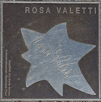 Stern Nr. 55 von Rosa Valetti  in Mainz auf dem "Sterne der SatireWalk of Fame des Kabaretts"; Urheber/Copyright Olaf Kosinsky; Lizenz: CC BY-SA 3.0-de