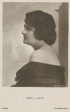 Grete Lundt fotografiert von Wilhelm Willinger (1879 – 1943); Quelle: www.cyranos.ch