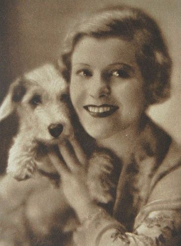 Renate Müller, fotografiert von Yva; (Else Ernestine Neuländer-Simon, 1900–1942); Quelle: Wikimedia Commons; Lizenz: gemeinfrei