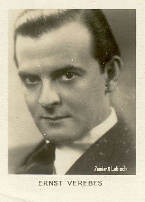 Ernst Verebes, fotografiert im Atelier "Zander & Labisch" (Albert Zander u. Siegmund Labisch (18631942)); Quelle: virtual-history.com; Lizenz: gemeinfrei