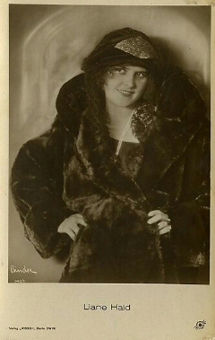 Liane Haid vor 1929; Urheber: Alexander Binder (1888–1929); Quelle: www.cyranos.ch; Lizenz: gemeinfrei