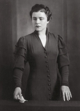 Paula Wessely, fotografiert von Franz Xaver Setzer (1886  1939); Quelle: www.cyranos.ch