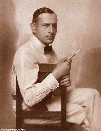 Max Landa ca. 1920 auf einer Fotografie von Nicola Perscheid (1864 - 1930)