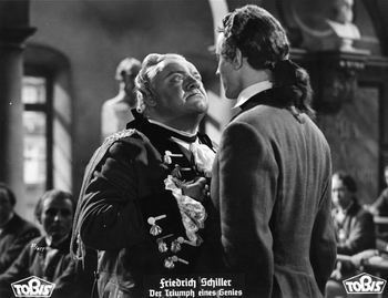Heinrich George als Herzog Karl Eugen von Württemberg in "Friedrich Schiller – Der Triumph eines Genies", einem Historienfilm aus dem Jahre 1940; Foto: Friedrich-Wilhelm-Murnau-Stiftung