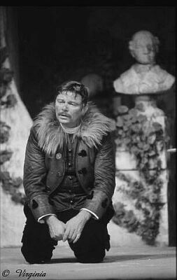 Uwe Friedrichsen Uwe Friedrichsen in "George Dandin" von Molière (Tourneetheater 1985); Copyright Virginia Shue