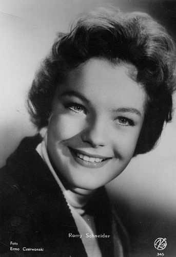 Romy Schneider um 1955; Foto mit freundlicher Genehmigung der sterreichischen Nationalbibliothek (NB); Urheber/Autor: Ermo Czerwonski; Datierung: um 1955; Copyright Ermo Czerwonski / NB Wien; Bildarchiv Austria (Inventarnummer P 5564)