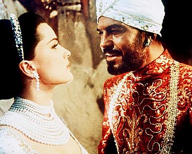 "Der Tiger von Eschnapur" / "Das indische Grabmal": Szenenfoto mit Ren� Deltgen als F�rst Ramigani und Debra Paget als Tempelt�nzerin Seetha (in "Das indische Grabmal"); mit freundlicher Genehmigung von Pidax-Film, welche das 2-teilige Abenteuer Anfang September 2020 auf DVD herausbrachte.