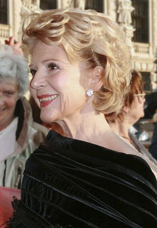 Christiane Hörbiger anlässlich der Gala zur Verleihung des Fernsehpreises "Romy" in der Wiener "Hofburg" am 25. April 2009; Quelle: Wikipedia bzw. Wikimedia Commons; Urheber: Manfred Werner���Tsui; Lizenz CC-BY-SA 3.0.