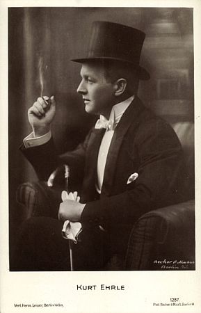 Kurt Ehrle ca. 1916 auf einer Knstlerkarte; Urheber: Fotoatelier "Becker&  Maass", Berlin