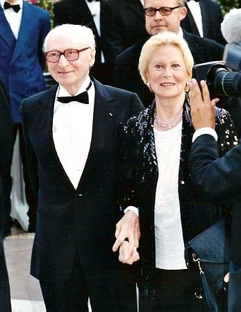 Michle Morgan mit Ehemann GrardOury (19192006) im Jahre 2001; Quelle: Wikipedia bzw. Wikimedia Commons; Urheber: Georges Biard; Lizenz CC-BY-SA 3.0.