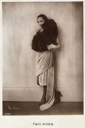Fern Andra vor 1929; Urheber: Alexander Binder (18881929); Quelle: filmstarpostcards.blogspot.de bzw. www.flickr.com; Ross-Karte Nr. 430/3; Lizenz: gemeinfrei