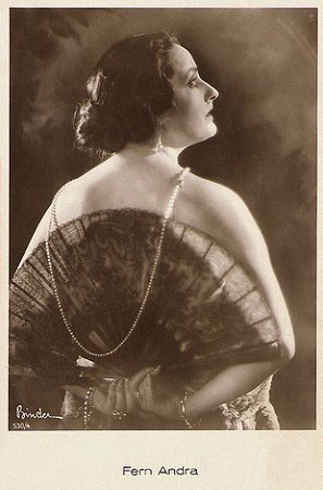 Fern Andra vor 1929; Urheber: Alexander Binder (18881929); Quelle: filmstarpostcards.blogspot.de bzw. www.flickr.com; Ross-Karte Nr. 530/4; Lizenz: gemeinfrei
