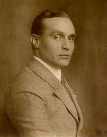 Karl Beckersachs vor 1929; Urheber: Alexander Binder (1888 – 1929); Quelle: Wikimedia Commons; Photochemie-Karte Nr. 181; Lizenz: gemeinfrei